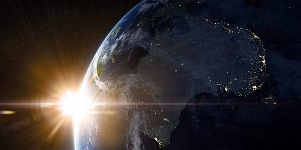 Một số người lại quả quyết rằng, vệ tinh Lincoln bị người ngoài hành tinh thu giữ để nghiên cứu. Sau đó họ phát hiện nó có thể hoạt động được và gửi tín hiệu cho con người.