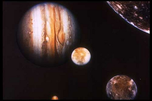 Tuy nhiên, theo tiến sĩ Antony Trinh từ Phòng thí nghiệm Mặt trăng và hành tinh thuộc Đại học Arizona, đồng tác giả, chính Trái Đất sơ khai đã trải qua hoạt động "địa ngục" với hoạt động núi lửa lan rộng giống Io. Vì vậy, không thế nói trước điều gì.