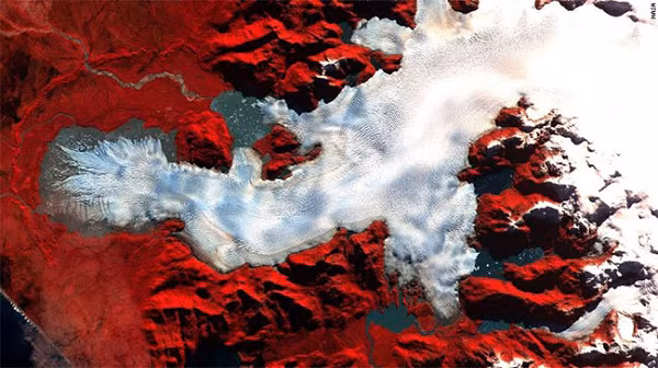 NASA đã sử dụng ASTER để theo dõi các sông băng đang bị thu hẹp, trong ảnh là khu vực Patagonia, Chile.
