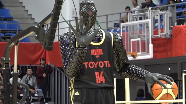 Sáng tạo của Toyota có thể sẽ báo hiệu cho một kỷ nguyên mới của các tác vụ chính xác trong ngành công nghiệp robot. Từ đó ứng dụng thực tế vào nhiều lĩnh vực nặng nhọc để thay thế sức người. Mời các bạn xem video: Hiểu biết đáng nể của robot Sofia. Nguồn: VTC.