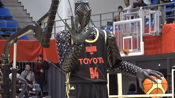 Sáng tạo của Toyota có thể sẽ báo hiệu cho một kỷ nguyên mới của các tác vụ chính xác trong ngành công nghiệp robot. Từ đó ứng dụng thực tế vào nhiều lĩnh vực nặng nhọc để thay thế sức người. Mời các bạn xem video: Hiểu biết đáng nể của robot Sofia. Nguồn: VTC.