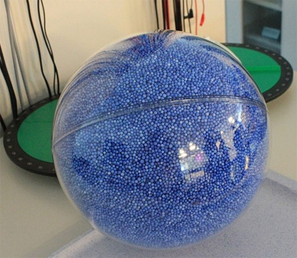 Hình ảnh minh họa cho thấy số lượng Trái Đất có thể nhét vừa bên trong một Mặt Trời.