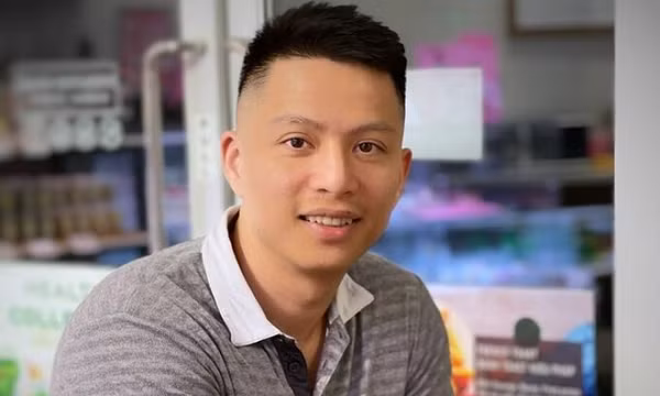 Sau đó sử dụng tài khoản Facebook bị tấn công để chạy các quảng cáo trái phép quảng bá một ứng dụng Android độc hại có tên "Ad Manager ForFacebook". Ứng dụng này chứa phần mềm độc hại thu thập thông tin xác thực đăng nhập Facebook từ những người dùng đã cài đặt nó.