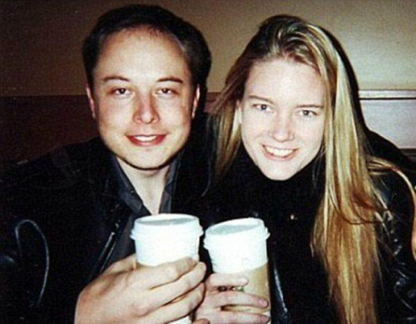 Nam diễn viên Robert Downey Jr đã xem Musk là nguồn cảm hứng cho vai diễn Tony Stark trong bộ phim Người sắt năm 2008. Trong một bài báo trên tạp chí Time, đạo diễn phim Jon Favreau thừa nhận Robert Downey Jr đã tìm đến Musk để giúp ông học về phong thái của một tỷ phú ham mê công nghệ. Musk cũng từng xuất hiện trong phim Người sắt 2.