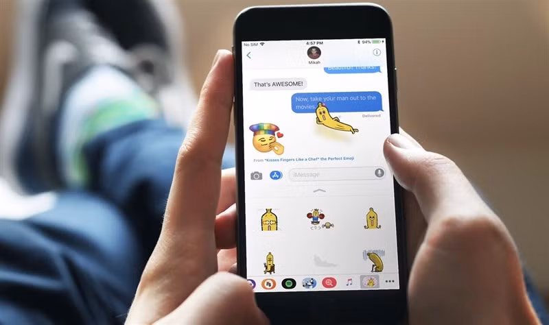 Hiếu PC khuyên người dùng chuyển sang những ứng dụng nhắn tin có mã hóa đầu và cuối. Như ứng dụng nhắn tin WhatsApp - cũng thuộc sở hữu của Facebook, ngoài những người trong cuộc trò chuyện, không ai, kể cả Facebook, có thể biết được nội dung tin nhắn.