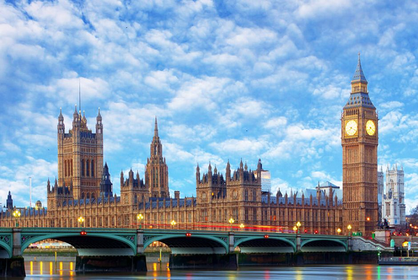 Chính phủ Anh cấm mọi người chết trong tòa nhà Quốc hội vì nó thuộc cung điện Hoàng gia. Nếu ai đó không may tử nạn ở đây, họ sẽ hưởng một lễ tang cấp nhà nước. Vì vậy, nếu bạn có dấu hiệu nhỏ về sức khỏe, họ sẽ nhanh chóng đưa bạn ra khỏi tòa nhà.