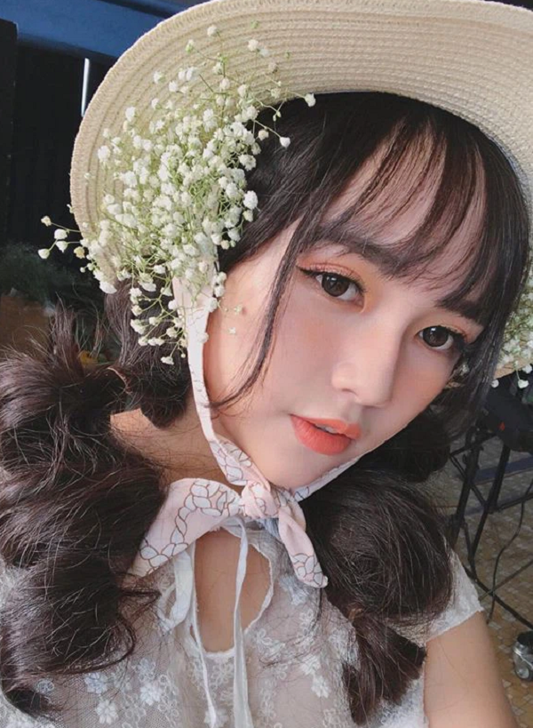 Góc nghiêng thần thánh của Minh Trân khiến nhiều người từng ví cô là búp bê.