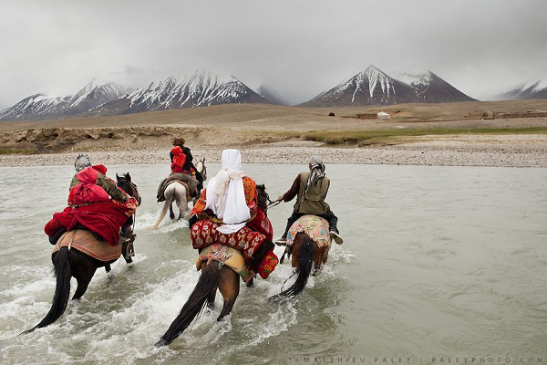 Phần lớn diện tích nơi đây có độ cao trên 4200 mét so với mực nước biển. Ở đây nhiệt độ xuống dưới 0 độ C suốt 340 ngày trong năm cùng với những cơn gió lớn suốt ngày đêm khiến cho cây cối không thể vươn lên khỏi mặt đất.