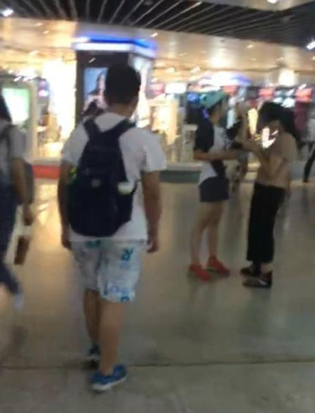 Ông bố nói rằng ông quyết định dẫn cậu con trai đang tuổi dậy thì tới gặp cảnh sát vì muốn những điều tốt hơn cho cậu bé.