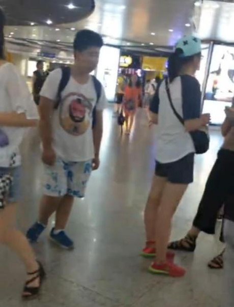 Trong khi đó, nhiều người bày tỏ sự hoài nghi về tính hiệu quả của chương trình giáo dục giới tính tại trường học ở Trung Quốc.