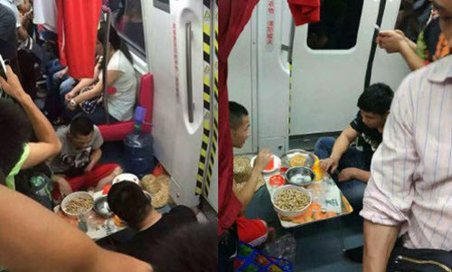 Bức xúc cảnh hai "trẻ trâu" ăn tối trên tàu điện ngầm Buc xuc canh hai