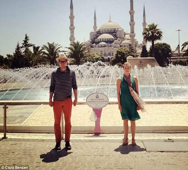 Cặp đôi chụp ảnh tại Istanbul, Thổ Nhĩ Kỳ.