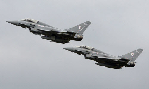 Hai chiến đấu cơ Typhoon của Anh. Hai chiến đấu cơ Typhoon của Anh.