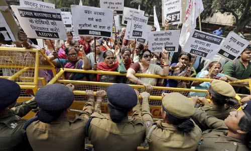 Ấn Độ: Thiếu nữ 15 tuổi bị cưỡng hiếp tập thể tới chết An Do: Thieu nu 15 tuoi bi cuong hiep tap the toi chet