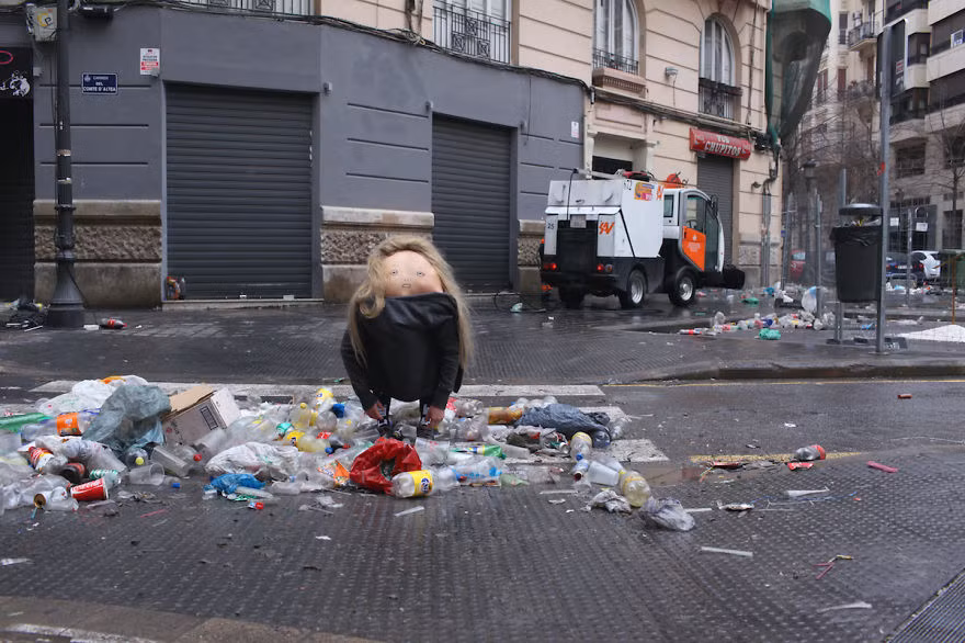 Dù chỉ là những khuôn mặt không có thật, nhưng cũng đủ khiến nhiều người phải suy ngẫm.