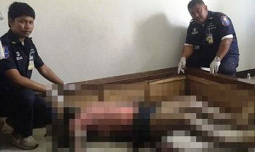 Cap du khach vo tinh qua dem voi xac chet boc mui