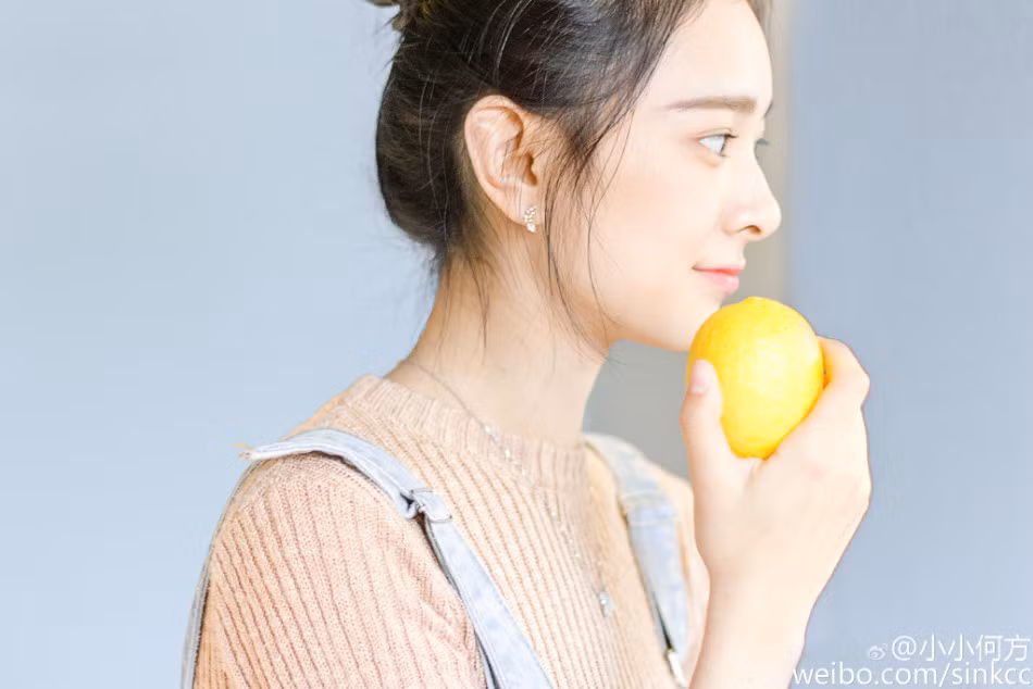 Nhiều cư dân mạng nhận xét Xiaohua có khuôn mặt như diễn viên Hàn Quốc.