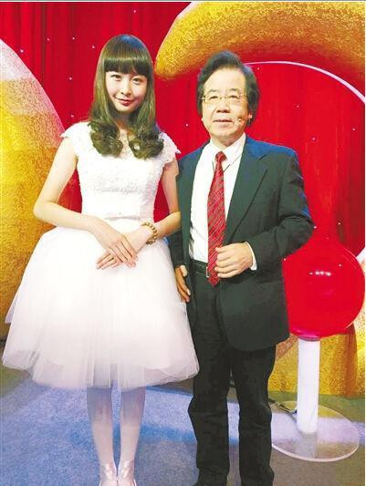 Khi được hỏi về ước mơ trong tương lai, Shi cho biết: “Tôi muốn học tại trường điện ảnh và trở thành diễn viên”.