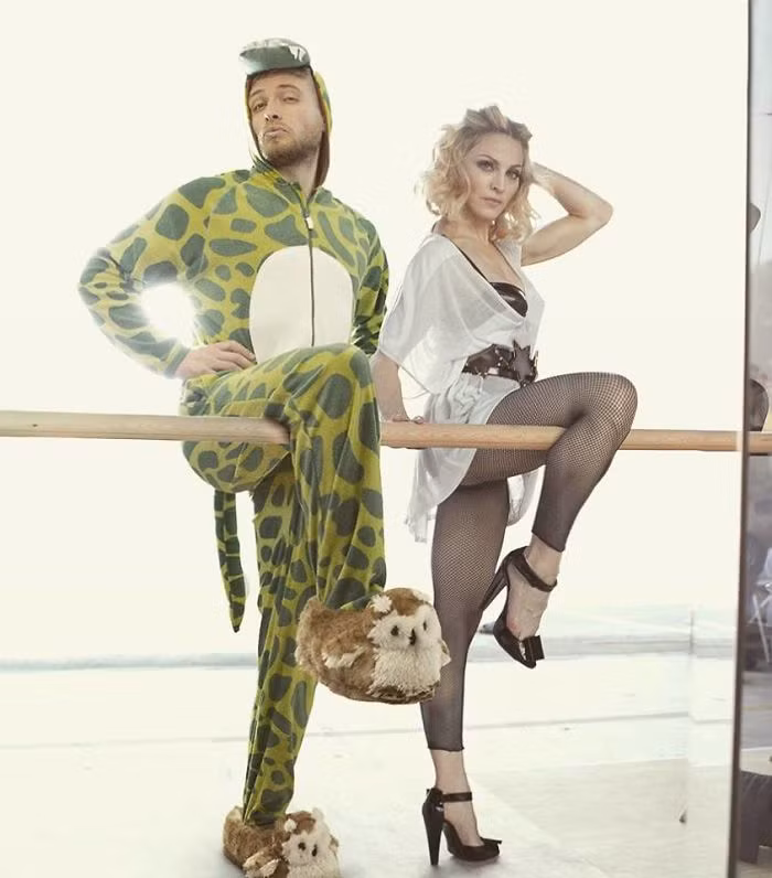 So chân dài cùng người đẹp Madona.