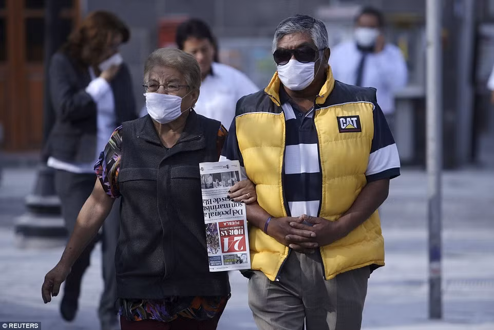 Năm 2000, núi lửa Popocatépetl đã phun trào dữ dội, khiến hơn 40.000 sống ở khu vực xung quanh phải sơ tán. (Nguồn: Daily Mail)