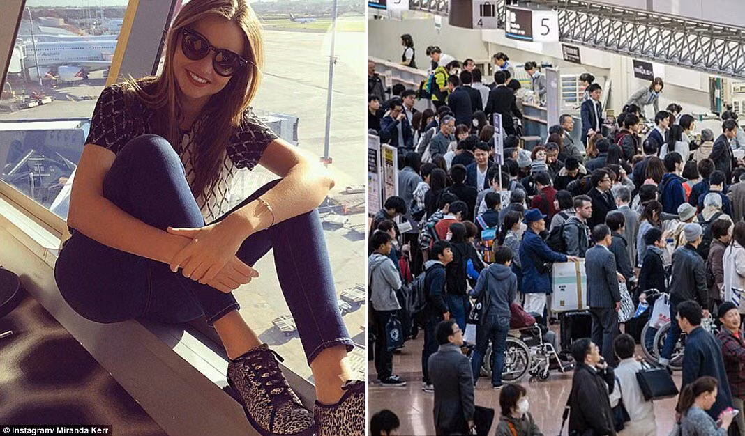 Miranda Kerr cười rất tươi trong khi chờ lên máy bay (trái), nhưng thực tế mọi người phải chờ đợi rất mệt mỏi để làm thủ tục và thường xuyên bị hoãn chuyến.