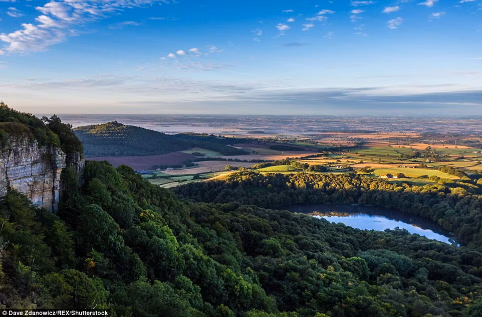 Phong cảnh đẹp như tranh vẽ tại vùng Sutton Bank. (Nguồn: Daily Mail)