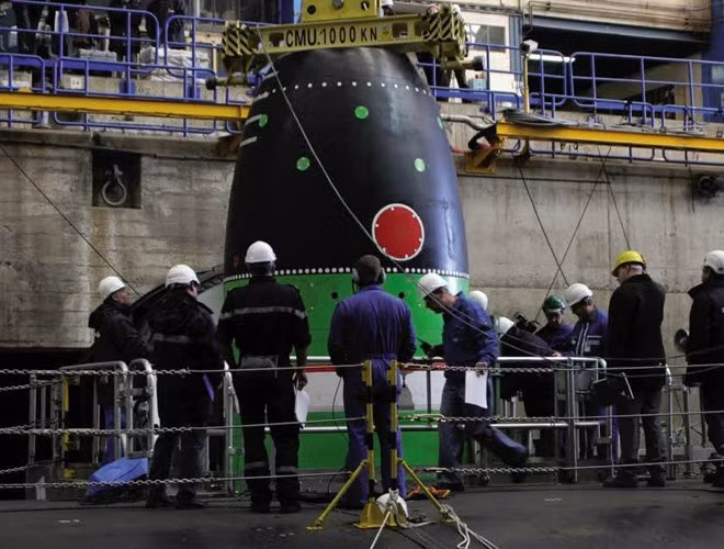 Những vũ khí của Pháp thường được sản xuất với độ tinh vi phức tạp đồng nghĩa với việc giá cả cũng khá đắt đỏ. Ước tính giá của những quả tên lửa này có khi lên tới 20 triệu euro một quả, nếu chúng mang tối đa 10 đầu đạn hạt nhân.