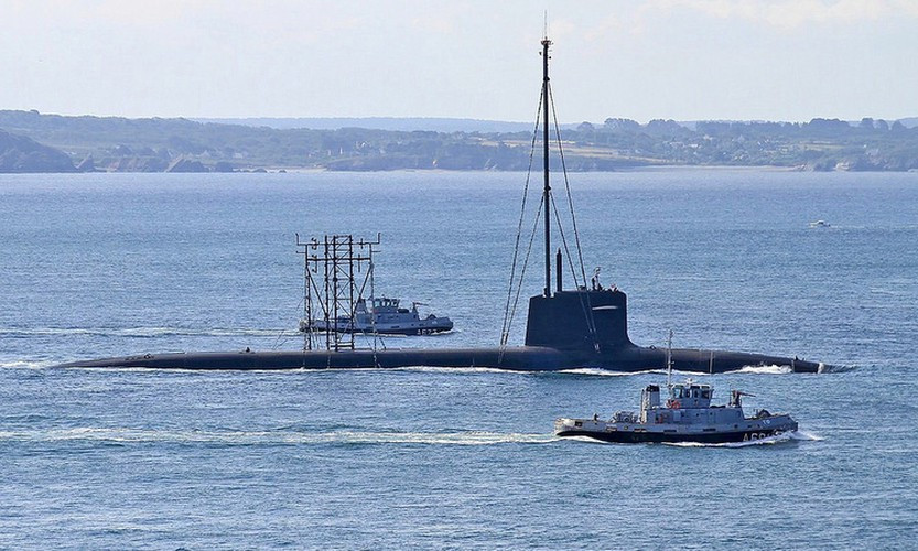 "Tàu ngầm hạt nhân Le Temeraire phóng thành công tên lửa đạn đạo chiến lược hạt nhân M51 từ vùng biển ngoài khơi Finistere. Đợt thử nghiệm chứng minh công nghệ tuyệt vời của chúng ta", Bộ trưởng Quốc phòng Pháp Florence Parly vừa phát biểu.