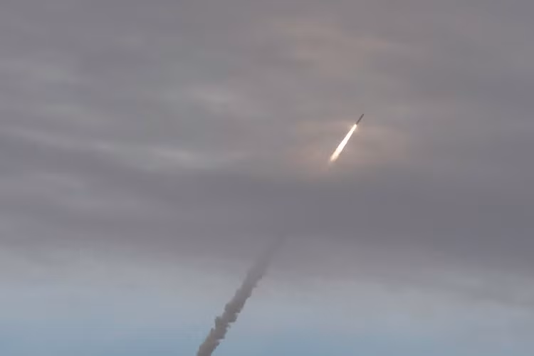 Năm 2010 tên lửa hạt nhân này được biên chế chính thức cho hải quân Pháp để trang bị trên tàu ngầm hạt nhân chiến lược lớp Triumfan.