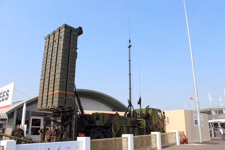 SAMP/T đóng vai trò quan trọng trong hệ thống phòng thủ tên lửa đạn đạo chung của khối NATO ở khu vực châu Âu, được đánh giá có hiệu quả cao trong việc chống lại các mục tiêu cơ động linh hoạt trên khu vực rộng.