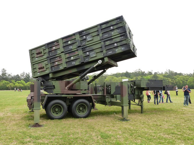 Cơ quan Quốc phòng vùng lãnh thổ Đài Loan cho hay, các vụ thử nghiệm diễn ra ở phía đông thành phố Đài Đông và căn cứ quân sự Jiupeng ở huyện Bình Đông.