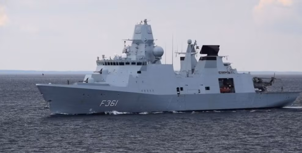 APAR gồm 4 mảng radar cố định tương tự như AN/SPY-1 của hệ thống Aegis, mỗi mảng có 324 phần tử thu/phát hoạt động trên băng tần X.