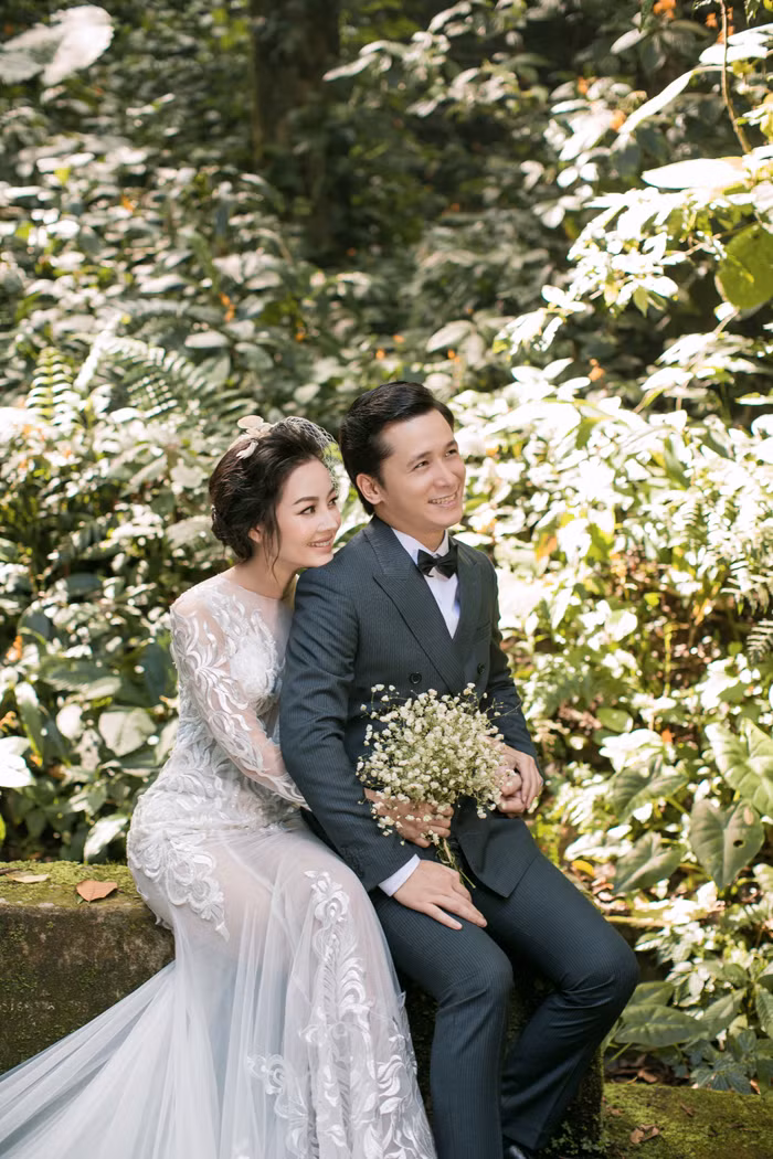 Được biết, người bạn đời của Thanh Thảo tên Mạnh Hưng, 30 tuổi, là chuyên gia IT làm việc tại một ngân hàng ở Hà Nội. Cặp đôi đã có 4 năm bên nhau trước khi quyết định tiến tới hôn nhân.