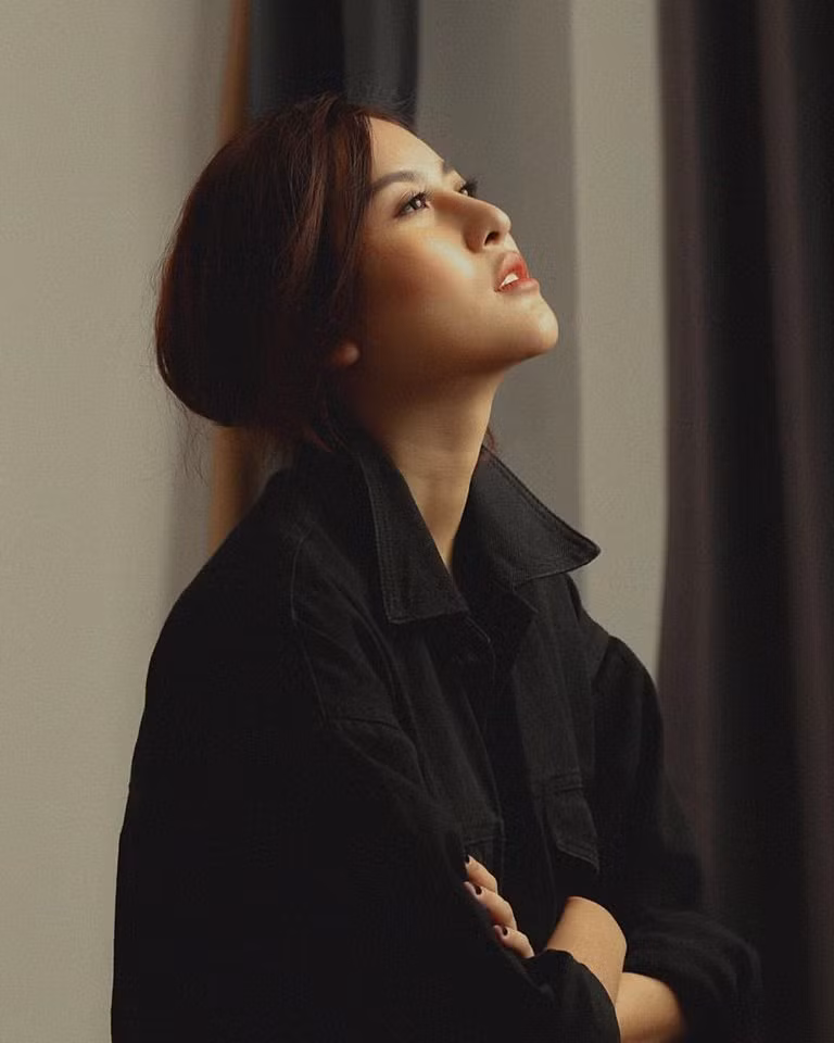 Với Hà Lade, cách thức giải quyết và quyết định của những người trong cuộc mới là quan trọng và cần được tôn trọng nhiều nhất. Bản thân Hà Quang Dũng cũng công khai tiết lộ với truyền thông rằng trong chuyện này lỗi hoàn toàn nằm ở anh và hiện tại anh và Hà Lade chỉ còn giữ quan hệ bạn bè.