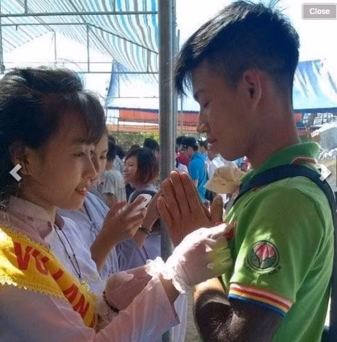 Hiện tại theo bệnh án, Huy đã hỏng hoàn toàn cánh tay trái và gãy xương hẹp chân nên phải đóng đinh và bó bột. Quân - người bạn được Huy cứu bị rạn sọ não, vỡ xương má nhưng tính mạng cũng không còn bị đe dọa nữa.