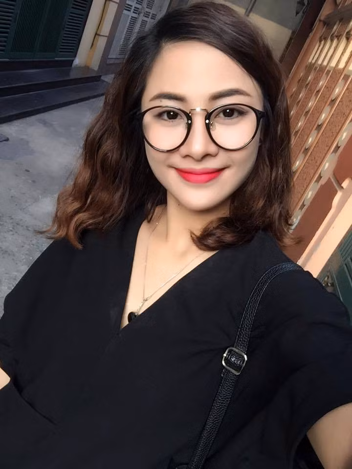 Sau thành công của vai diễn "quá tuổi", Thạch Huyền thi đỗ Cao đẳng nghệ thuật Hà Nội, rất chịu khó học hỏi và dành trọn tâm huyết cho nghề diễn viên. Bằng khả năng và sự nỗ lực của mình, Thu Huyền nhận được khá nhiều lời mời tham gia các bộ phim truyền hình, phim hài sitcom với vai trò là một diễn viên. Sau vai diễn Quỷ sứ Kiều Như nức tiếng một thời, khán giả truyền hình lại có dịp thấy Thu Huyền diễn xuất trong những bộ phim như "Chỉ có thể là yêu", "Hai trái tim vàng"... và nhận được rất nhiều tình cảm.