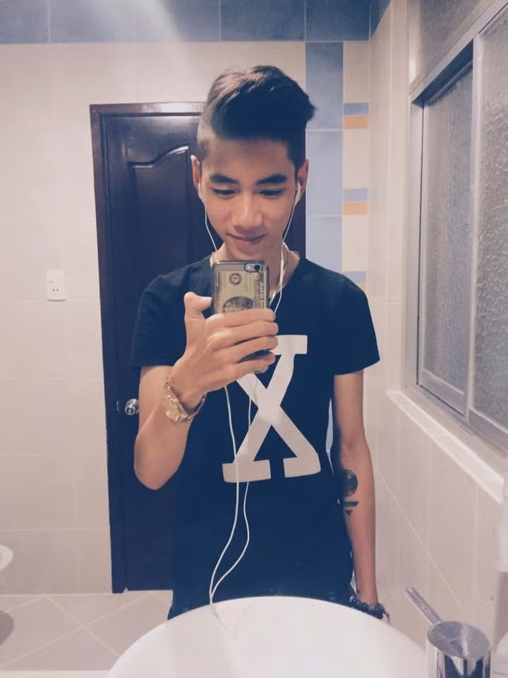 Nắm bắt sở thích của các bạn trẻ, nên Nguyễn Bảo Khánh cũng rất chịu khó đổi mới phong cách, những bản nhạc của mình. Khánh tìm cách remix những bản nhạc đang được các bạn trẻ ưa chuộng bằng đàn organ và đưa những người đàn của mình đi từ bất ngờ này đến bất ngờ khác.
