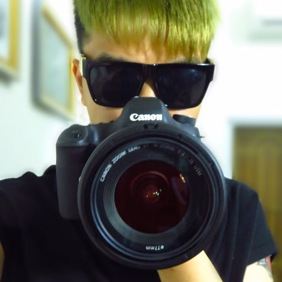 Theo thông tin từ một bộ phận game thủ Việt Nam, đặc biệt là những người yêu thích một tựa game bắn súng rất nổi tiếng thì "Monster NTN" đã từng là thành viên của nhóm Youtube chuyên đăng tải những clip chơi game, test súng, các trận đấu hay của game này. Tuy nhiên, sau một thời gian hoạt động "Monster NTN" đã tách ra và hoạt động như một nhóm riêng biệt, chuyên sản xuất các video trò đùa bá đạo, thử thách người khác.