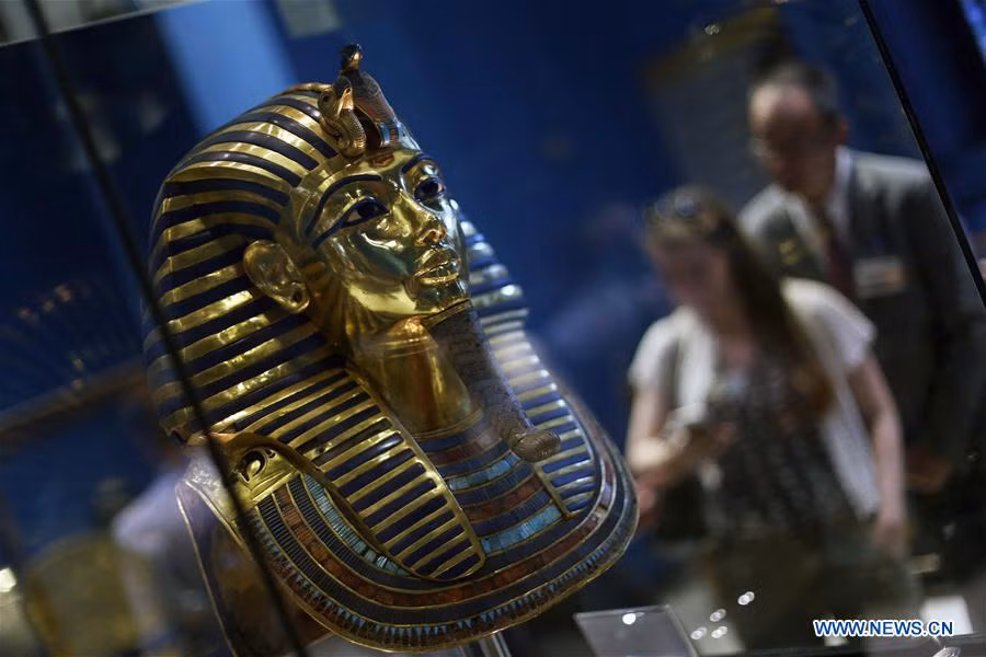 Xác ướp của pharaoh Tutankhamun cùng hàng ngàn hiện vật trong đó có chiếc mặt nạ trên được chuyên gia khảo cổ người Anh Howard Carter phát hiện cách đây hơn 91 năm, vào ngày 22/11/1922 tại Thung lũng của các vị vua.