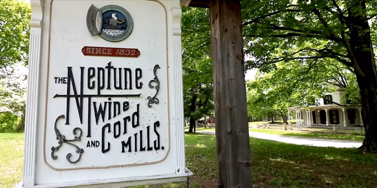 Được thành lập vào năm 1802, thị trấn Johnsonville từng phát triển vô cùng sầm uất với nhiều nhà thờ, cửa hàng, bưu điện.