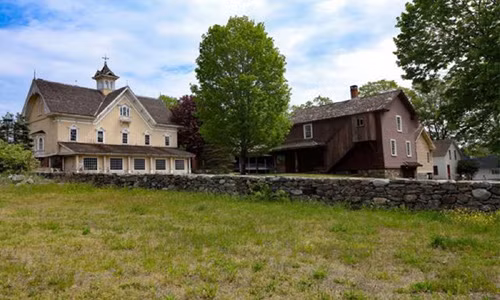 Vào năm 1972, sét đánh trúng một nhà máy sản xuất rượu dẫn đến hỏa hoạn. Sau sự kiện này, người dân dần chuyển đi khỏi thị trấn Johnsonville và đến nơi khác sinh sống.