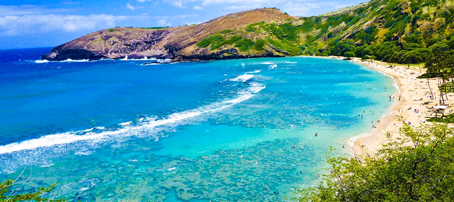 Quần đảo Hawaii nằm ở trung tâm nhiệt đới của Thái Bình Dương. Đây là một quần đảo gồm 132 đảo lớn nhỏ. Vào năm 1898, quần đảo này bị Mỹ chiếm đóng. Đến năm 1900, Hawaii trở thành một bộ phận của nước Mỹ và năm 1959 trở thành bang thứ 50 của xứ sở cờ hoa.