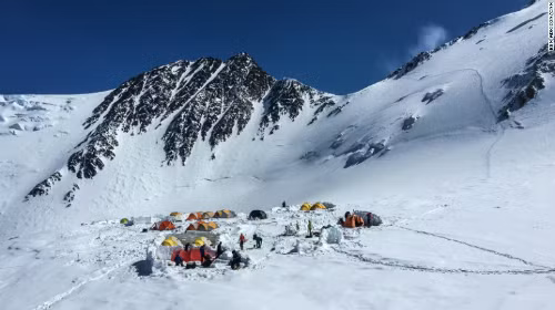 McKinley là ngọn núi cao nhất nước Mỹ và cả Bắc Mỹ. Ngọn núi này nằm ở bang Alaska và được đặt theo tên của cựu Tổng thống Mỹ William McKinley vào năm 1896 khi ông đang tranh cử. Trước khi được đặt tên là McKinley, ngọn núi này được người dân Alaska gọi là Denali, trong ngôn ngữ bản địa nghĩa là "đỉnh cao".