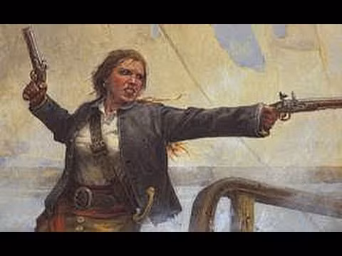 Trên cột buồm tàu của Grace O'Malley treo lá cờ đen nhưng không có hình sọ người, thay vào là hàng chữ màu trắng "Dũng mãnh trên bộ cũng như trên biển!". Nữ hải tặc này đã lấy chồng cũng hành nghề cướp biển và có với nhau 3 người con. Ngay cả khi chồng chết, O'Malley vẫn hành nghề cướp biển.