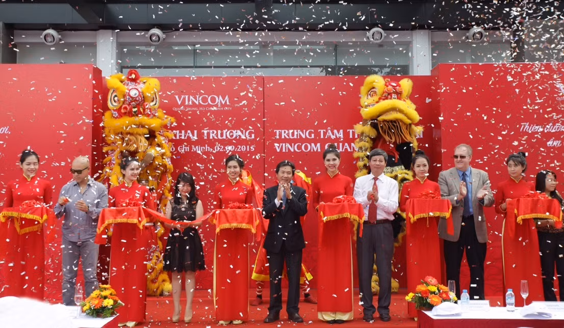 Khai truong TTTM Vincom Quang Trung - TP HCM