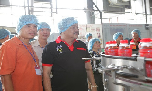 Tan Hiep Phat ram ro don khach tham quan nha may