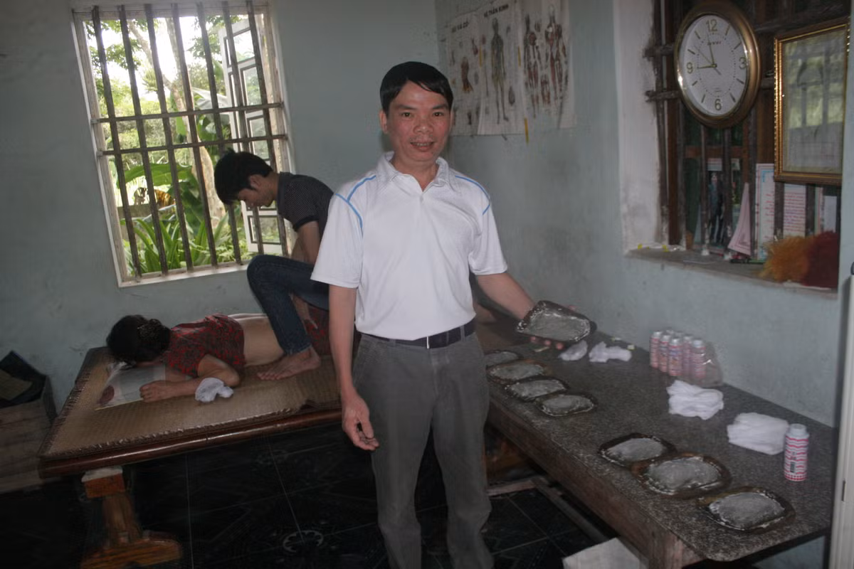 Lương y Lê Văn Thanh chữa dứt điểm thoát vị đĩa đệm - Hình 3 Luong y Le Van Thanh chua dut diem thoat vi dia dem-Hinh-3