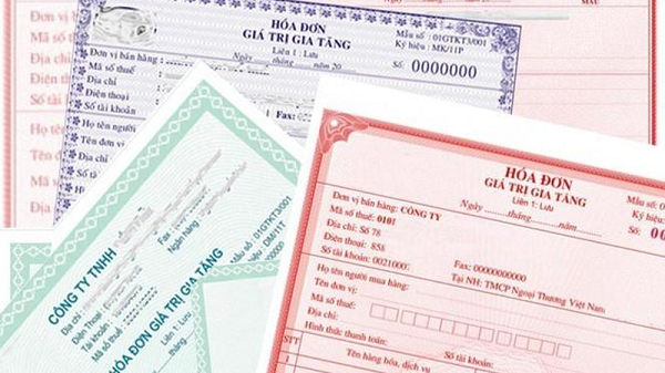 Giam doc va ke toan bi de nghi truy to vi mua ban trai phep hoa don