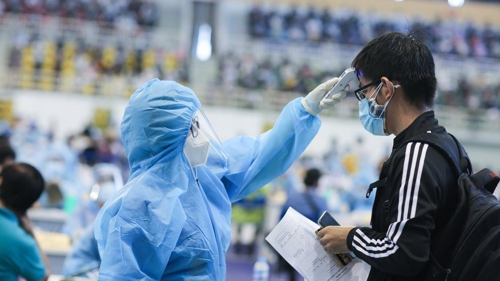 Sang 14/4: Chi con 1.205 benh nhan COVID-19 nang