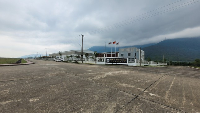 Dự án Khu Công nghiệp và Khu Đô thị Phú Vinh đã bị Thanh tra Sở Kế hoạch và Đầu tư Hà Tĩnh ra quyết định xử phạt 60 triệu đồng vào tháng 11/2021 do không thực hiện hoạt động đầu tư theo đúng nội dung trong giấy chứng nhận đầu tư. (Ảnh: Tiền Phong).